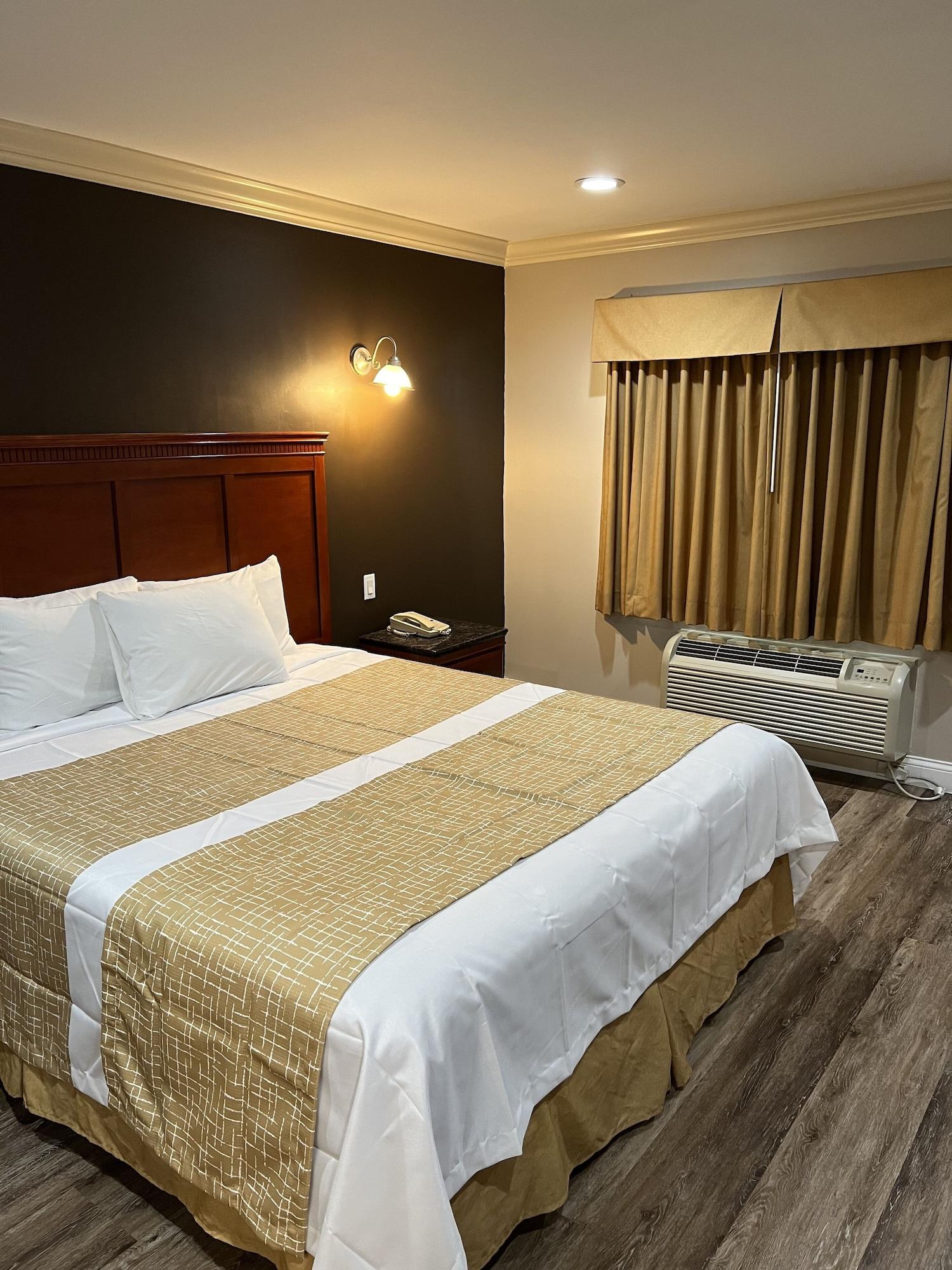 Travelodge By Wyndham Brea Ngoại thất bức ảnh